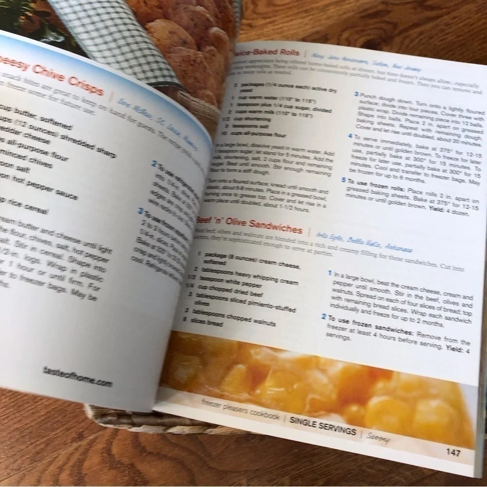 Taste of Home: Freezer Pleasers Cookbook
